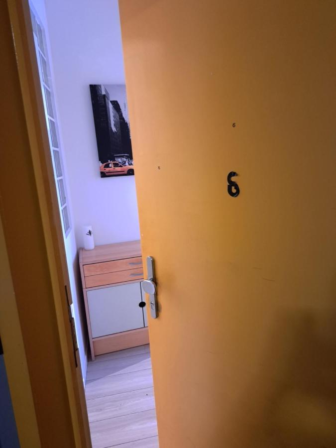 Sleepover City Center Брюссель Экстерьер фото